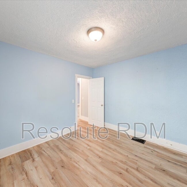 Building Photo - 1308 E Taylor St