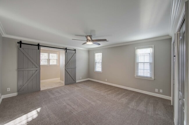 Building Photo - 1129 W Main St