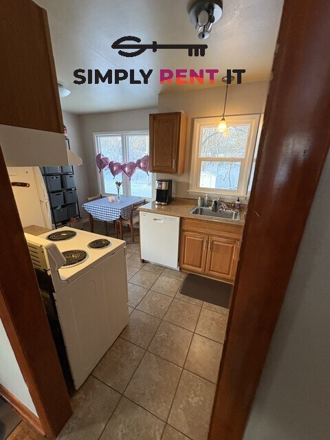 Building Photo - 6 Bedroom House on Campus, August 1st