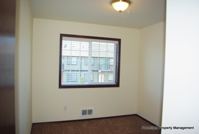 Building Photo - 2040 Andress Ln