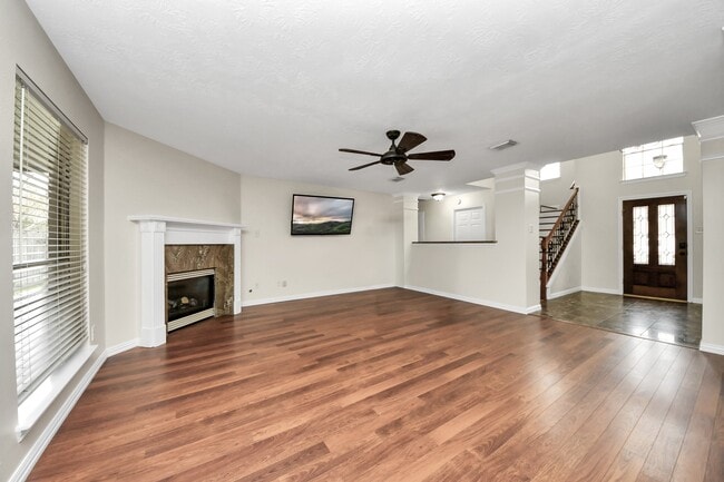 Building Photo - 1024 Glenview Dr