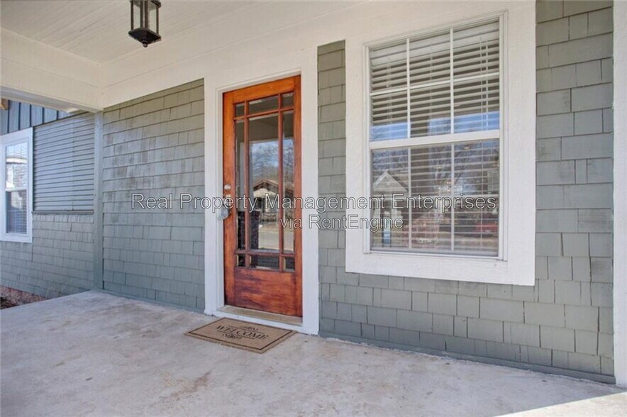 Building Photo - 1630 NW 15th St