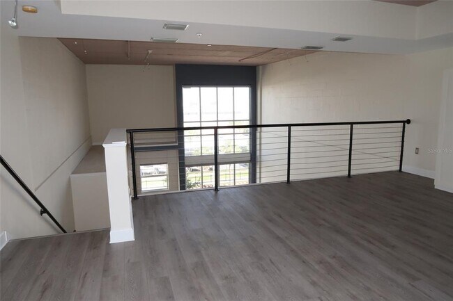 Building Photo - 1002 Channelside Dr