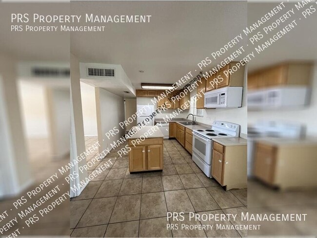 Building Photo - 1559 E Flower Cir