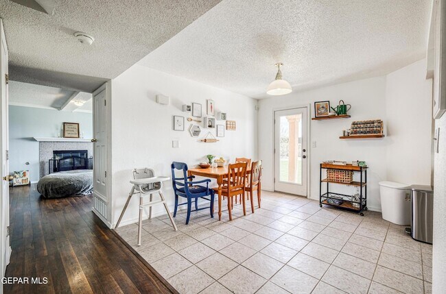 Building Photo - 12748 Tierra Pueblo Dr