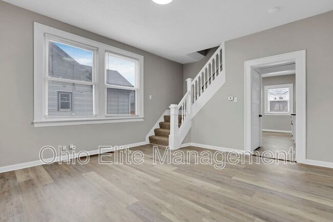 Building Photo - 295 E Woodrow Ave