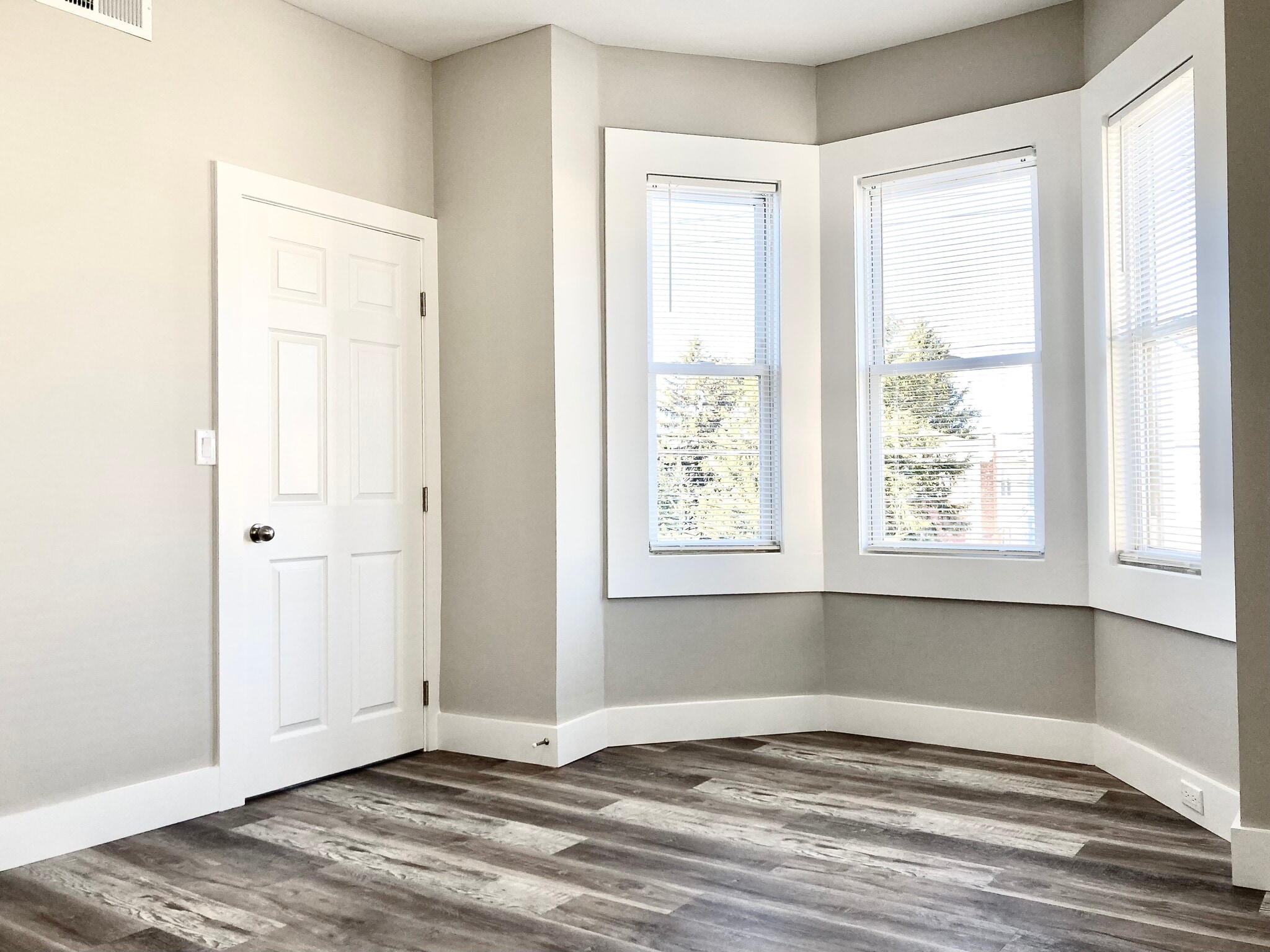 Building Photo - 72 Clinton Pl