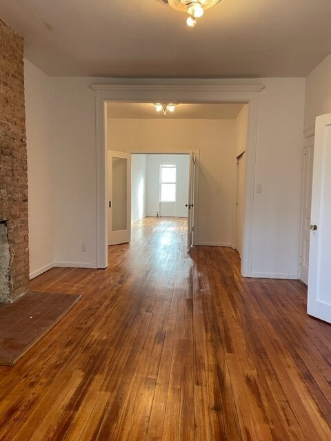 Primary Photo - 456 72nd St