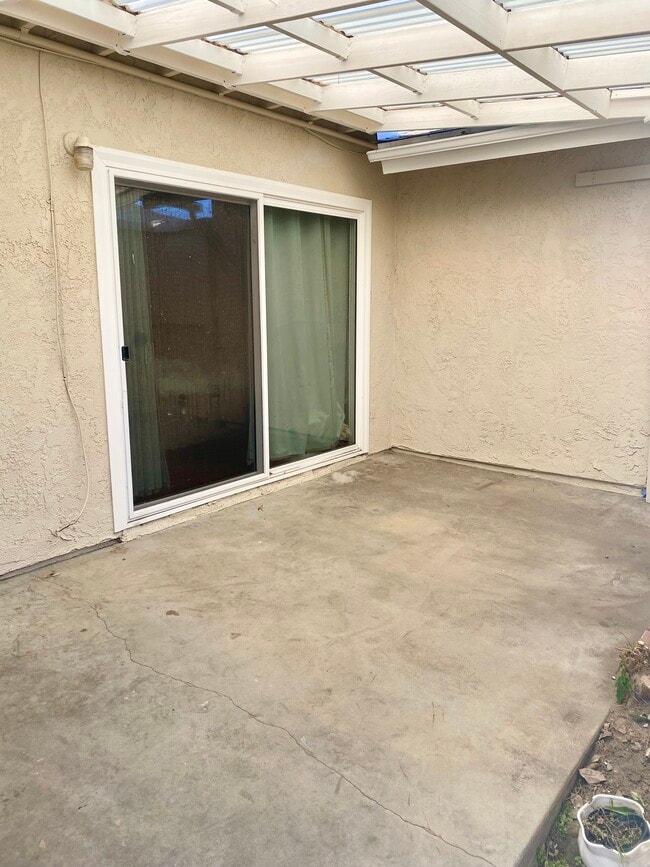 Building Photo - 1604 Avenida Del Vista
