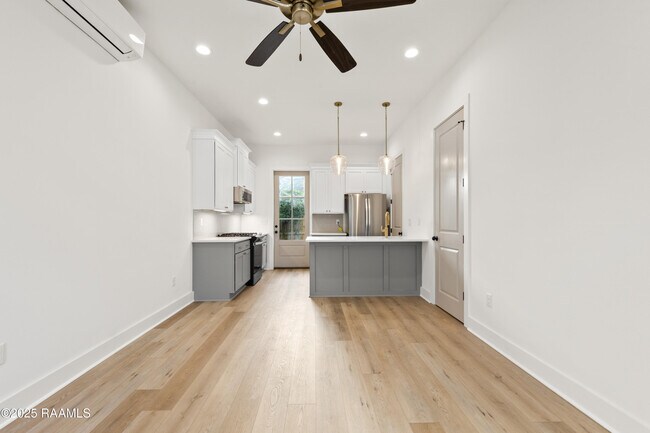 Building Photo - 202 Steiner Oaks