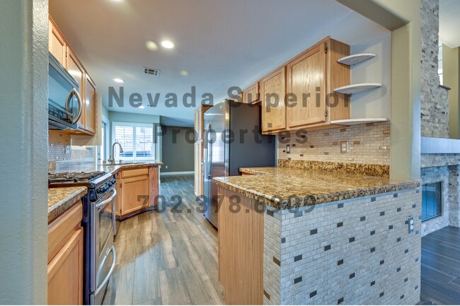 Building Photo - NW!!!  4 Bedrooms!!! Pool!! Spa!! Water Fa...
