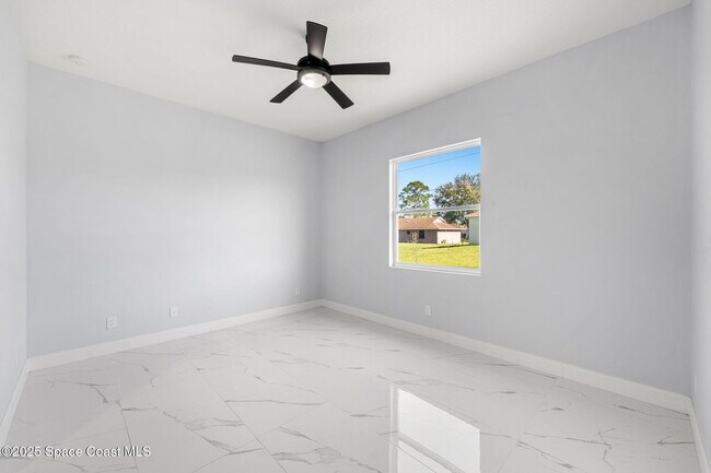 Building Photo - 1415 Palau St SE