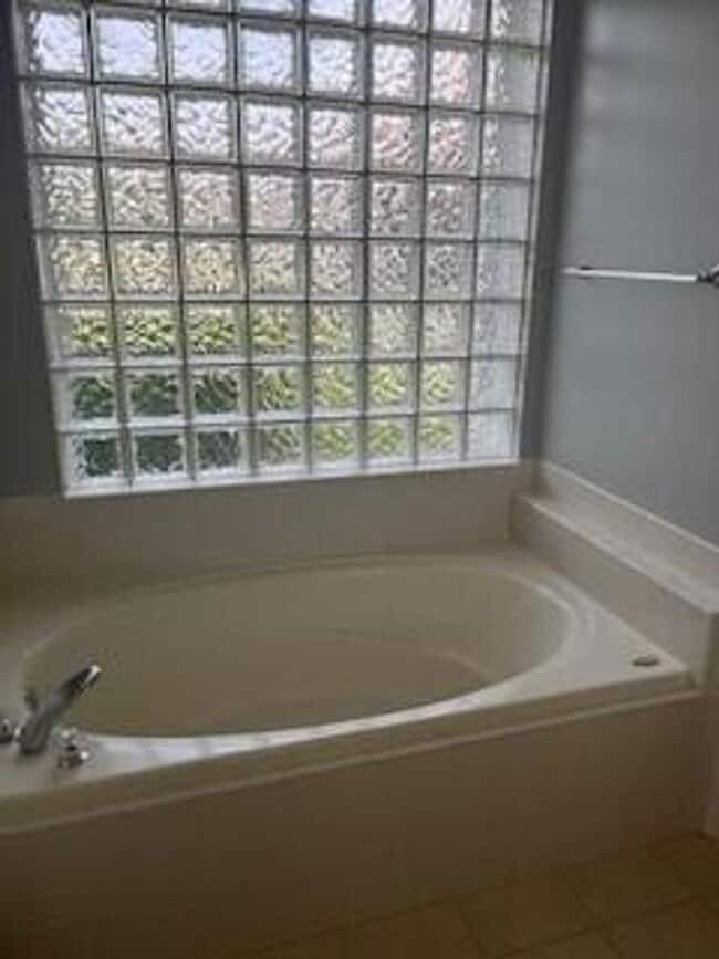 Building Photo - 2641 Clipper Cir