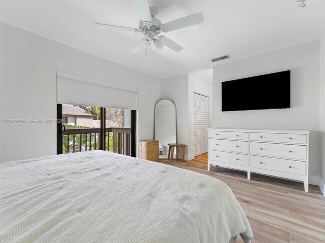 Building Photo - 10548 SW 112th Ave