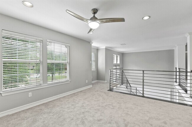 Building Photo - 545 Oak Hill Dr