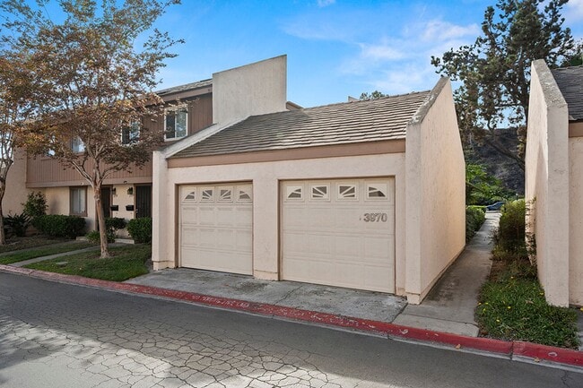 Building Photo - Spacious 4-Bedroom 2.5-Bathroom Townhome 50% Off 1st Month!