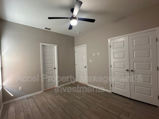 Building Photo - 3405 S Mia Ln