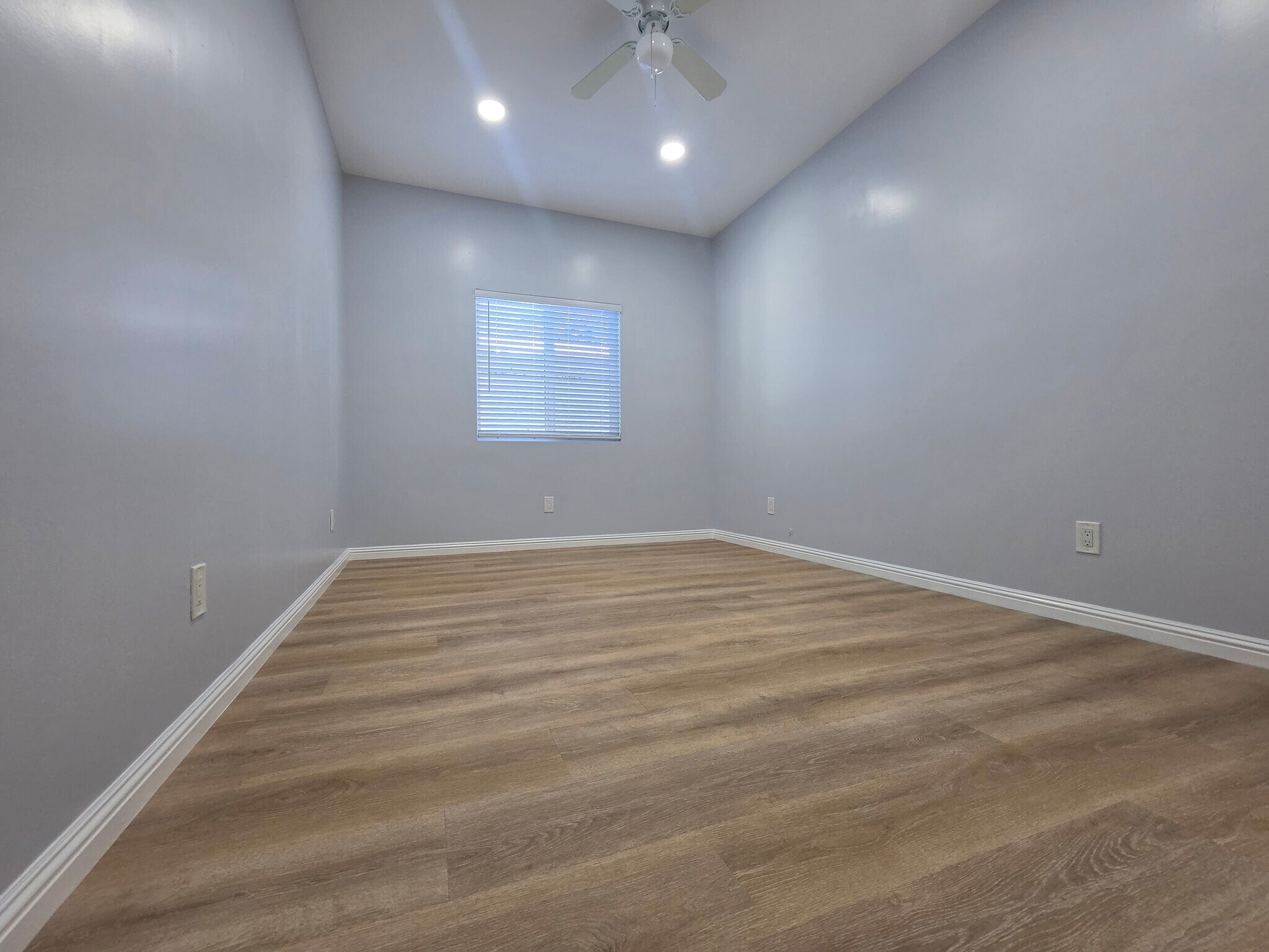 Building Photo - 1715 W 64th St