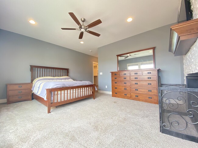 Building Photo - 6387 Paint Dr