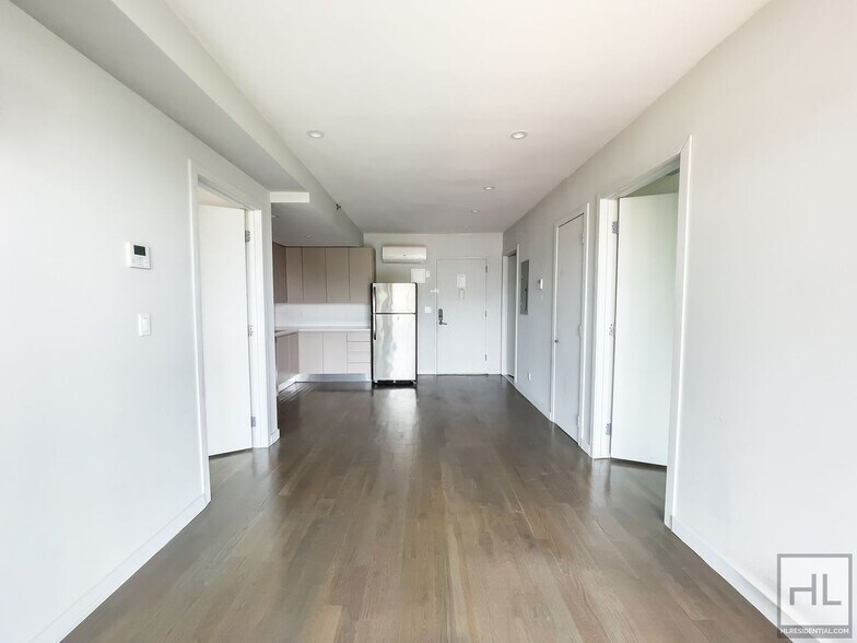 Building Photo - Bushwick Avenue / Spacious 2-Bed 1-Bath