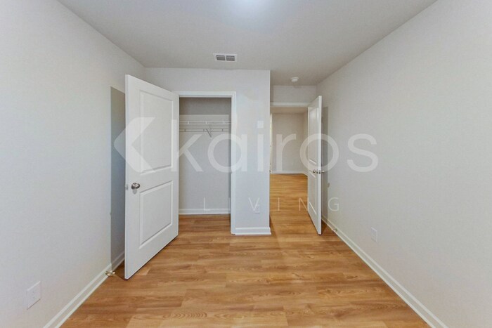 Building Photo - 306 Ironwood Ct