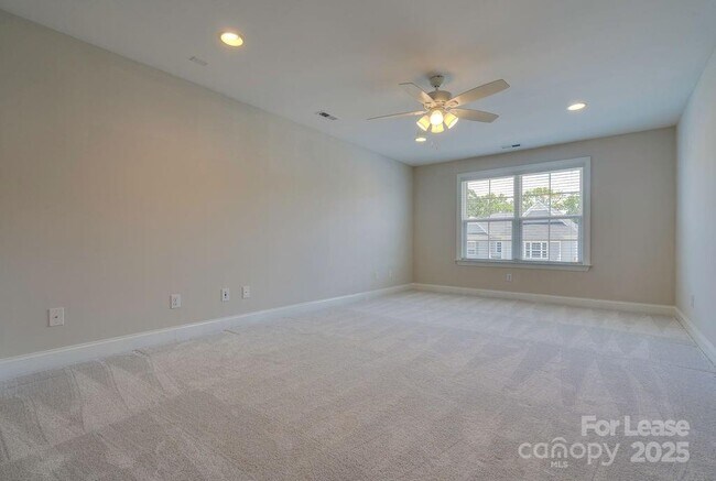 Building Photo - 6607 Wildbrook Dr