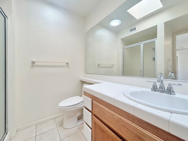 Building Photo - Beautiful 2BD/2BA W/ A/C, In-Unit Laundry, and Reserved Parking in Mission Valley!