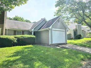 Building Photo - 8020 Woodlake Dr