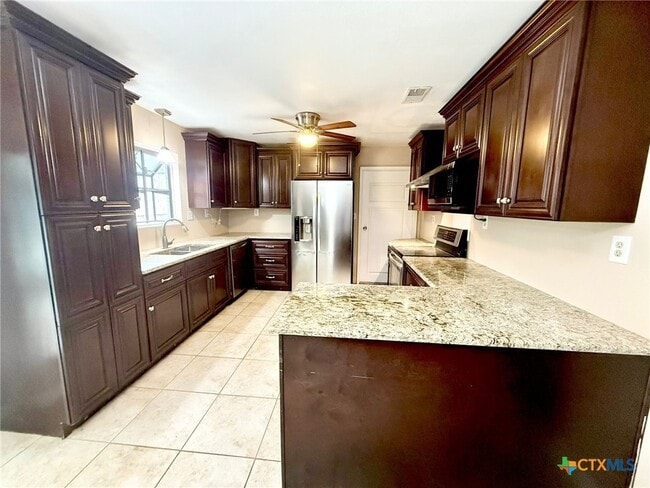 Building Photo - 103 Crestview Dr