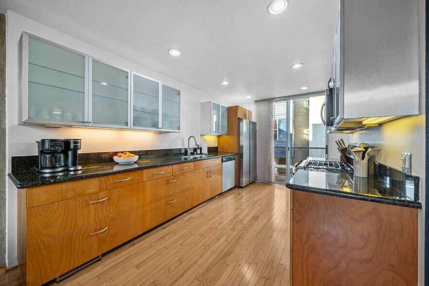 Building Photo - 1048 F St