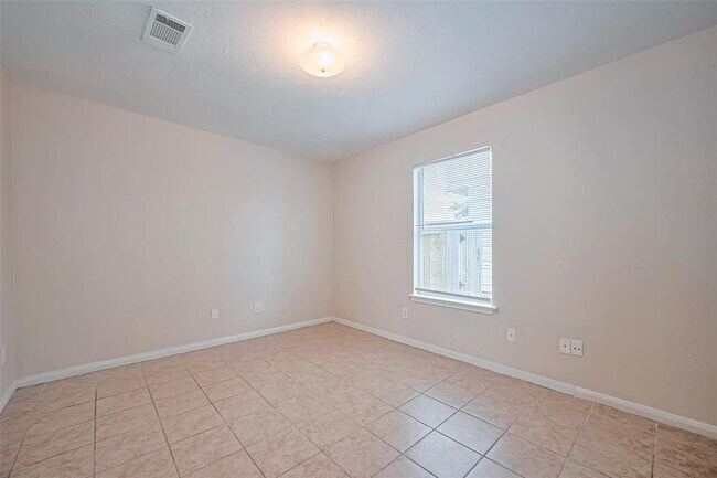 Building Photo - 7203 River Pines Dr