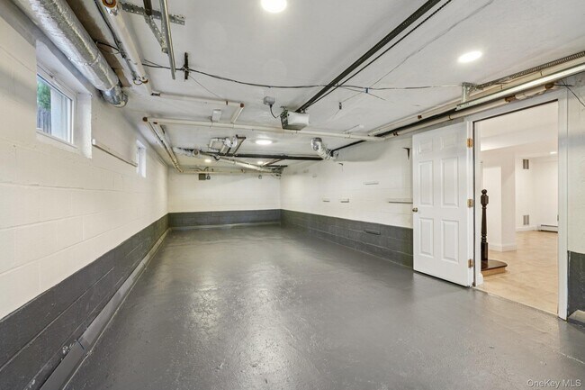 Building Photo - 71 Tamarack Rd