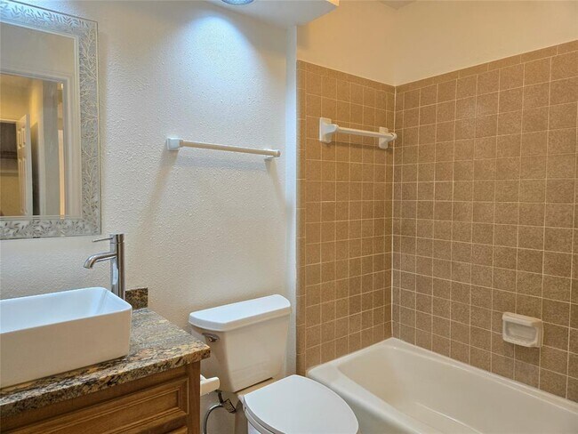 Building Photo - 4404 Travis Country Cir