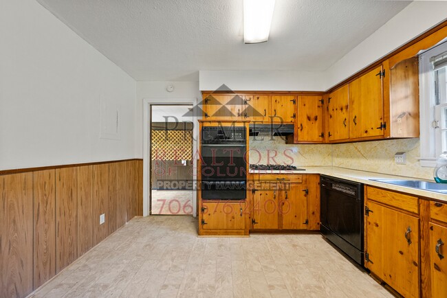Building Photo - 4526 Sentry St