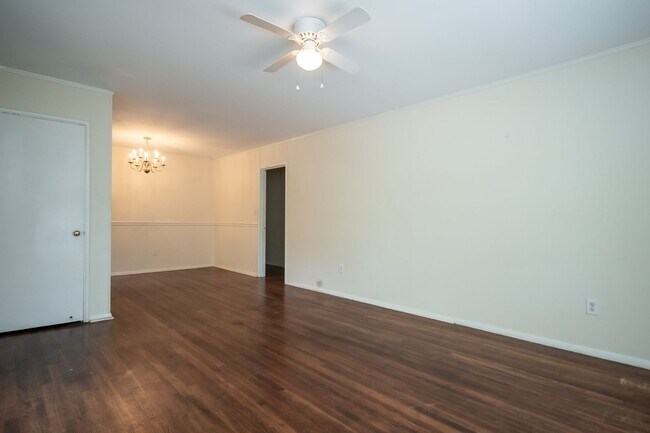 Building Photo - 175 Habersham Way
