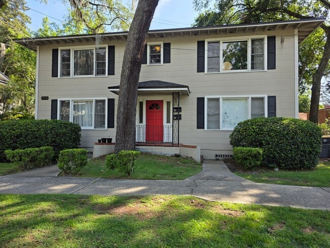 Primary Photo - Cute 2/1 in the Riverside area