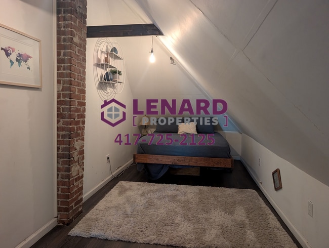 Building Photo - Beautiful And Spacious 3 Bedroom Home!