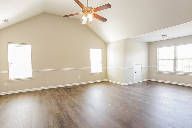 Building Photo - 5-Bedroom Grovetown, GA Home