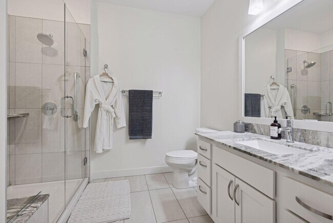 Building Photo - 12610 Ridgedale Dr