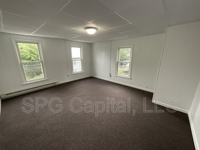 Building Photo - 229 Lincoln St