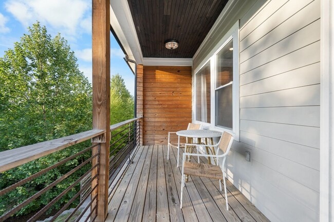 Building Photo - 849 Cherokee Ave
