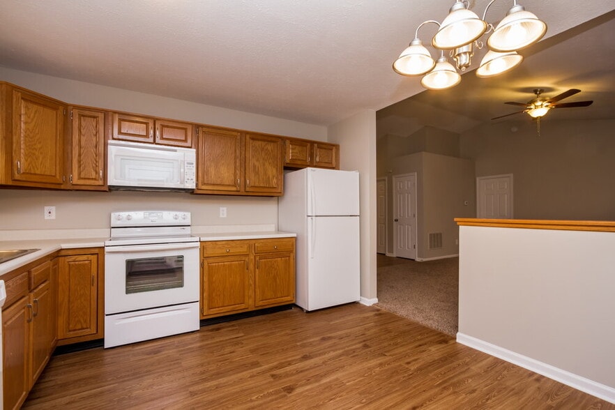 Building Photo - 12044 Pepperwood Dr