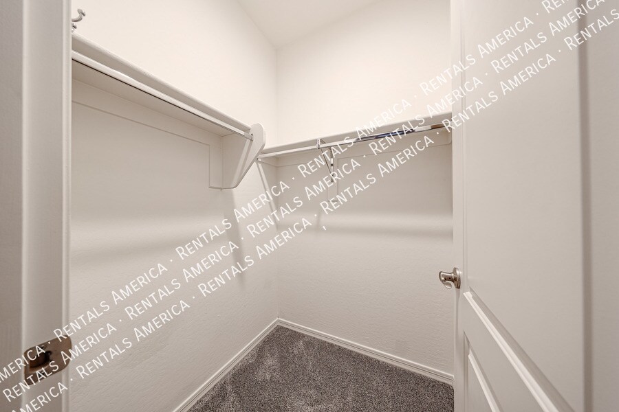 Building Photo - 20658 E Raven Dr