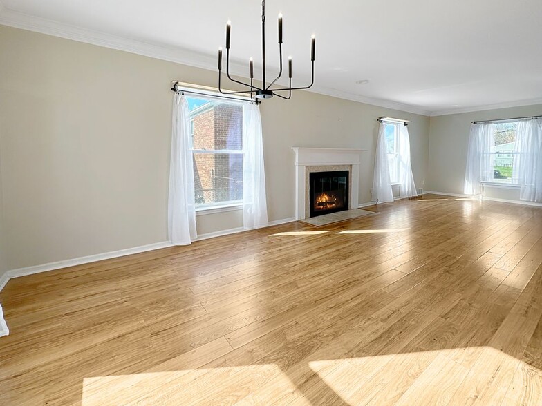 Building Photo - 4453 Newberry St