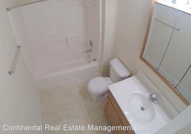 Building Photo - 3 br, 3.5 bath House - 646G Oakwood Avenue