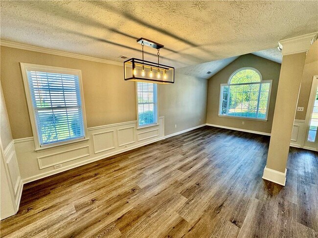 Building Photo - 3205 Northcliff Dr