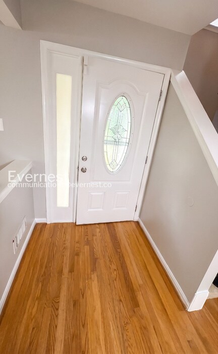 Building Photo - 3 Bed/3.5 Bath Townhome with Fenced Yard / Available Now!