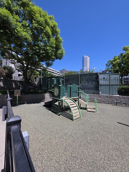 Playground - 800 W 1st St