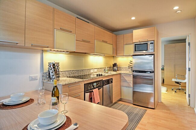 Building Photo - The Regency Apartment Homes