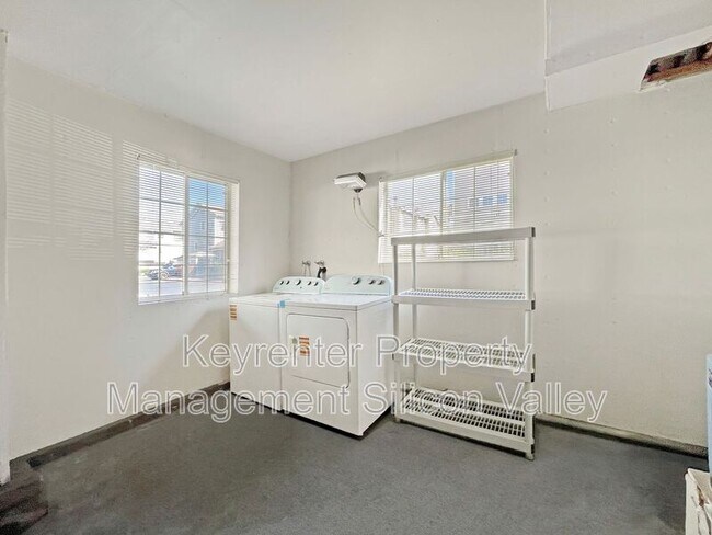 Building Photo - 1889 Kobuk Valley Common